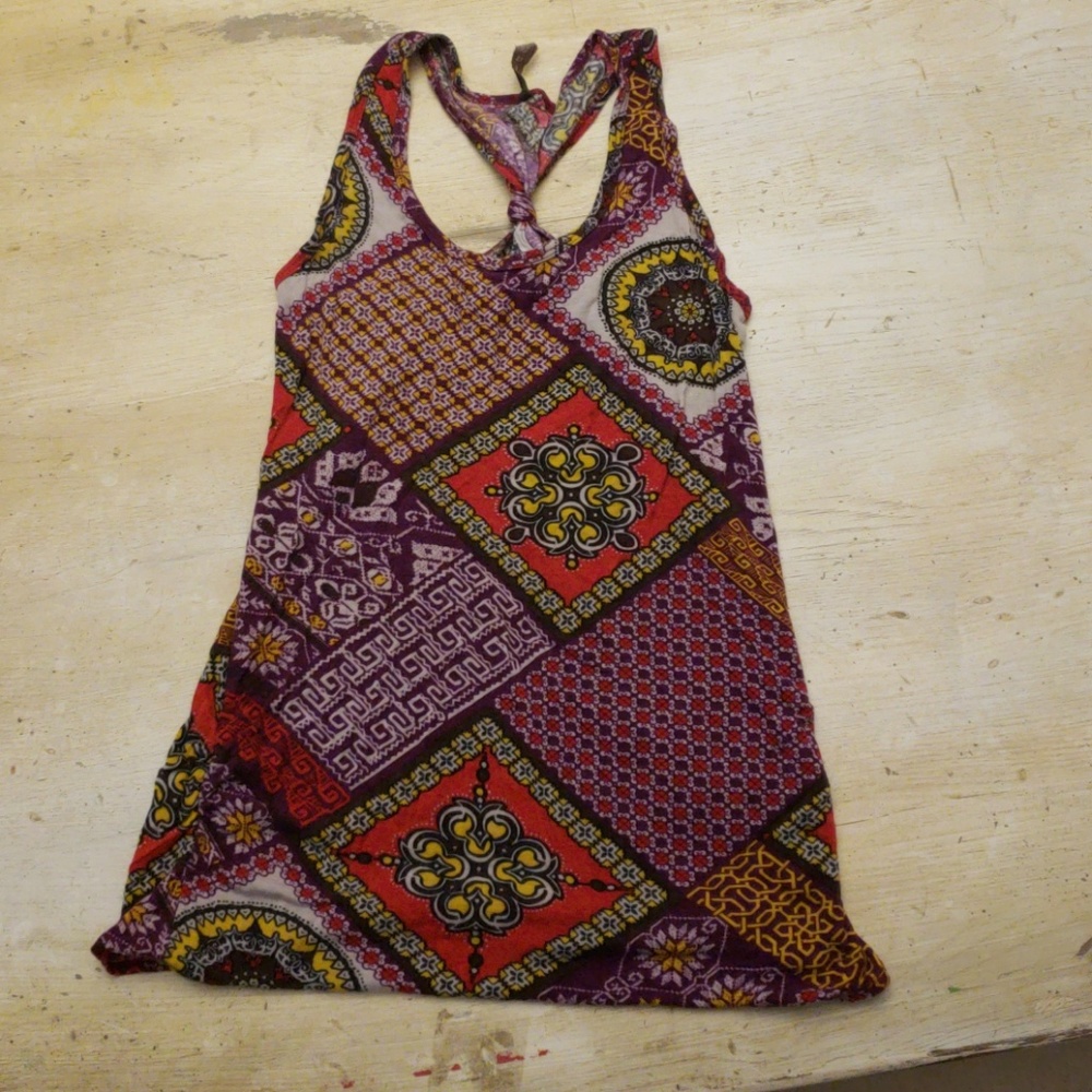 Multi-color tank